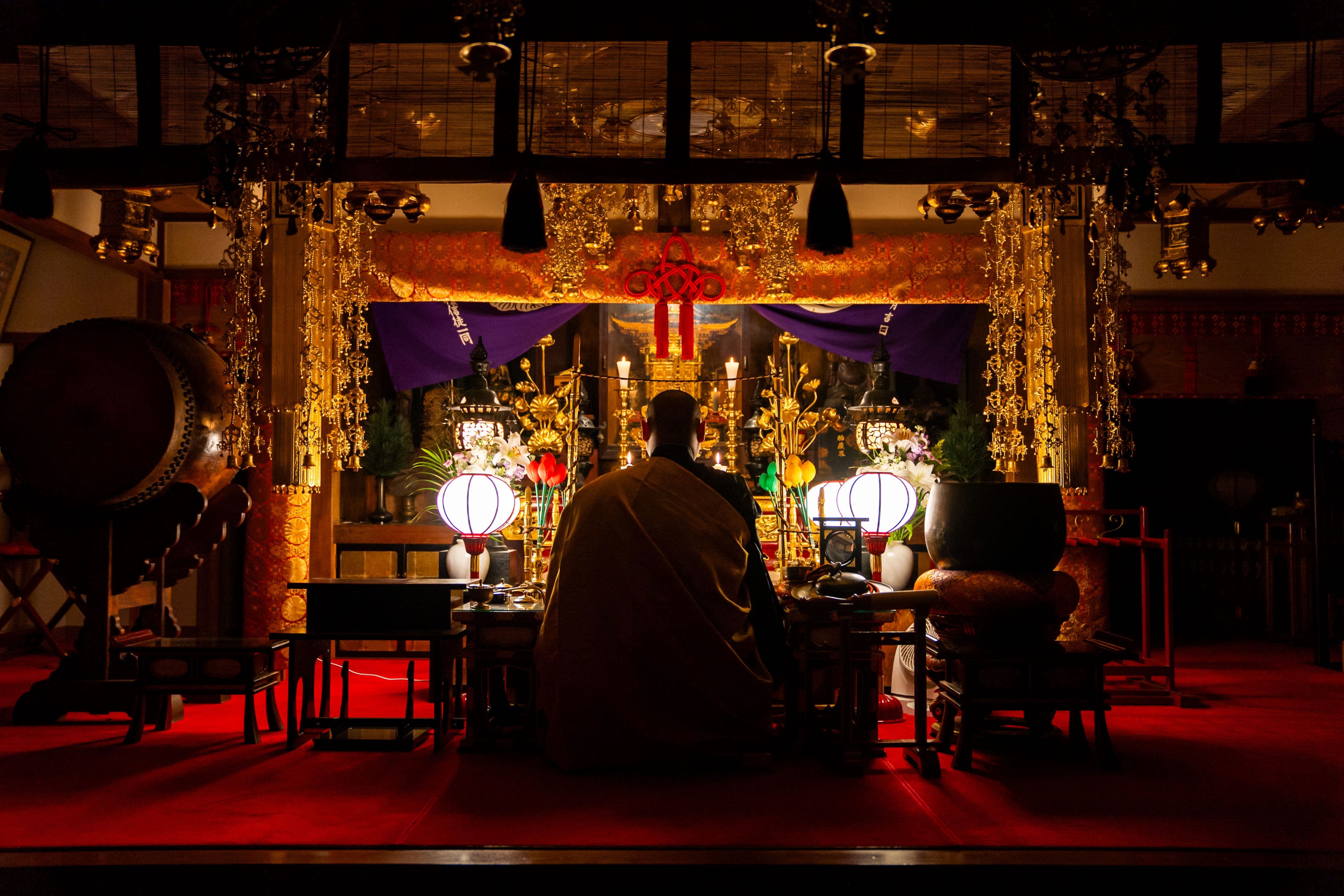 main visual